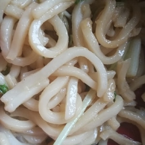 1食約50円☆5分で作る中華風焼きうどん